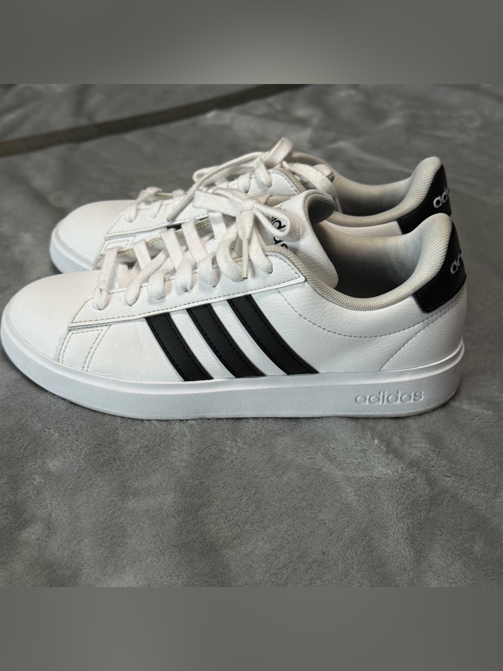 Adidas White Black Cloudfoam Low Top Sneakers Women’s Classic Court Shoes style